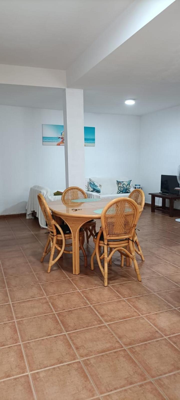 Habitacion Matrimonial En Un Bajo Bano Compartido Areas Compartidas Abades  外观 照片