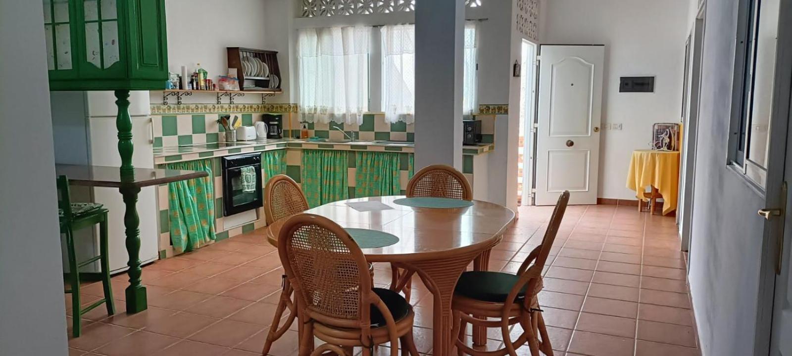 Habitacion Matrimonial En Un Bajo Bano Compartido Areas Compartidas Abades  外观 照片